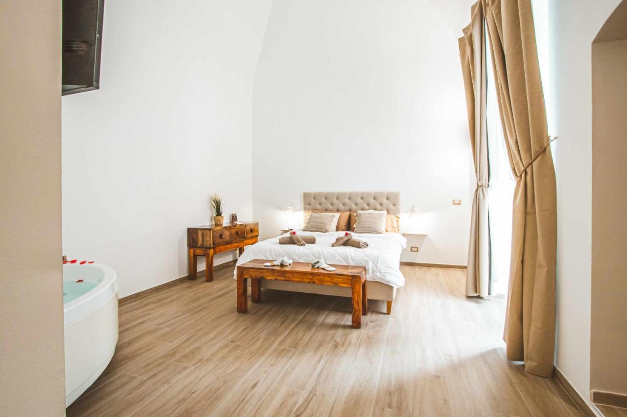 Cas358 Luxury Suite บารี ภายนอก รูปภาพ