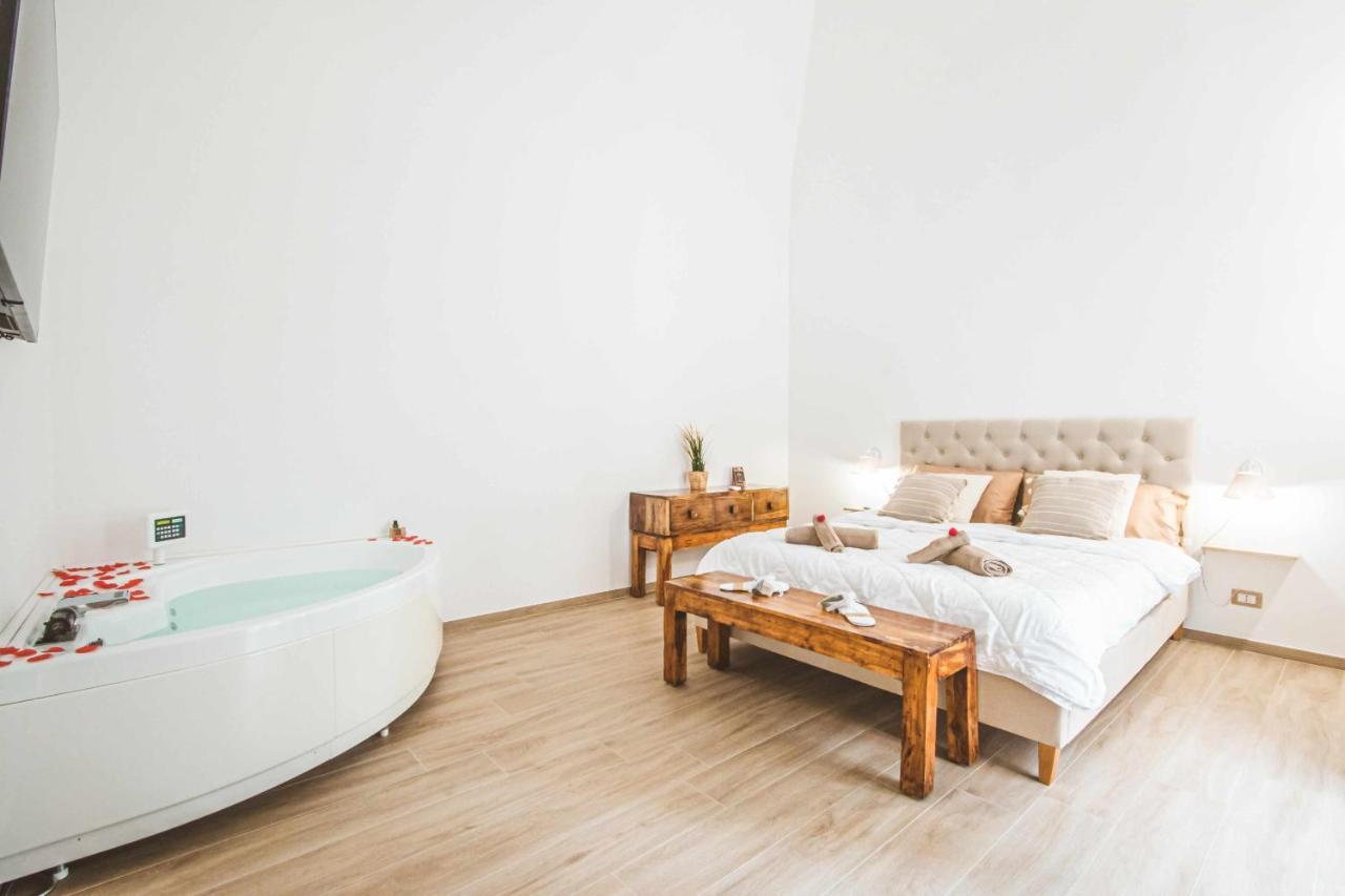 Cas358 Luxury Suite บารี ภายนอก รูปภาพ