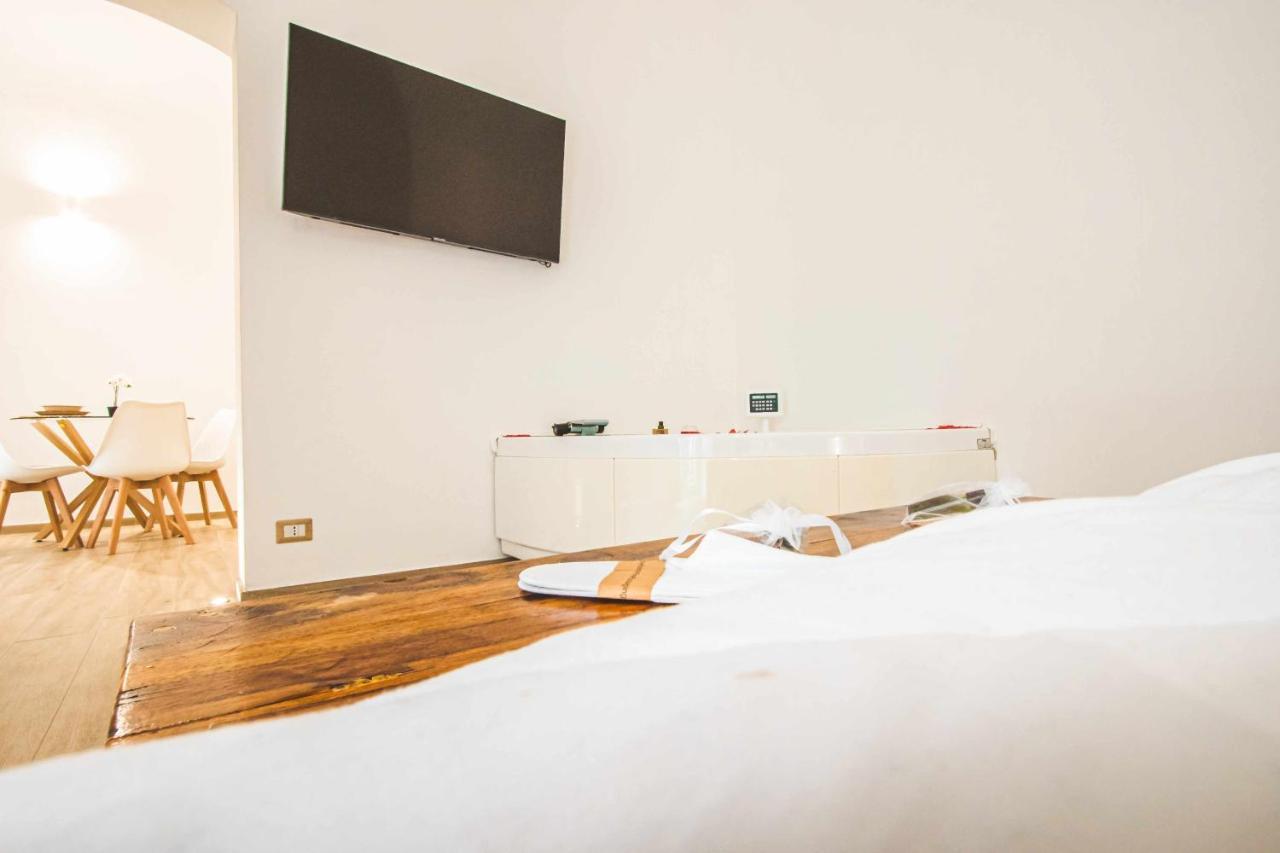 Cas358 Luxury Suite บารี ภายนอก รูปภาพ